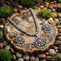 Parure de collier et boucles d'oreilles élégante en pierre blanche oxydée, motif floral en goutte d'eau, style ethnique traditionnel classique, bijoux de déclaration pour femme, idéal pour les fêtes