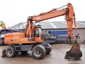 Excavatrice Doosan DX140 DH225 d'occasion de Corée du Sud, les performances du véhicule répondent aux normes d'exportation - Product Image 6