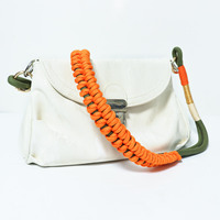 Lanière de téléphone en nylon tressé personnalisable avec logo, motif chien ou ours, breloque mignonne, bicolore, sangle anti-perte sécurisée pour usage quotidien, voyage et extérieur