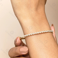 Bracelet Gemnel avec accents de diamants, zircons cubiques, bracelet minimaliste en or massif pour un luxe au quotidien