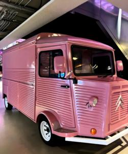 Remorque alimentaire certifiée DOT, conforme FMVSS, éclairage et freinage intégrés, cuisine mobile entièrement équipée, homologuée pour la circulation routière américaine, pour la vente de bonbons, garantie 1 an - Product Image 2