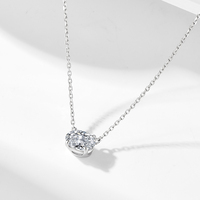 Collier en argent sterling 925 Peishang Jewelry, chaîne délicate de type câble, pendentif rond de style halo, coupe brillante, moissanite