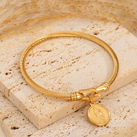 Bracelet en acier inoxydable à boucle en U de style européen et américain, plaqué or 18 carats par électrolyse sous vide, gaufré, best-seller transfrontalier