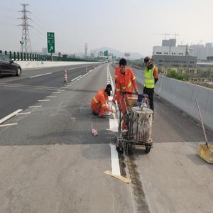 Pintura Luminosa Termoplástica de Alta Adhesión y Resistente al Desgaste para Señalización Vial - Product Image 4