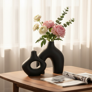 <span class=keywords><strong>Set</strong></span> di Vasi in Ceramica Opaca Nera con Design Astratto Nordico Moderno, Scultura Decorativa per Casa, Design Traforato per Soggiorno - Product Image 1