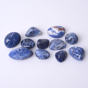 Vente en gros de gravier de cristal <span class=keywords><strong>bleu</strong></span> veiné naturel, <span class=keywords><strong>sodalite</strong></span> bleue polie, pierres roulées - Product Image 4