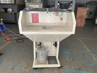 Machine à pulvériser de la colle à base d'eau pour chaussures en cuir pneumatique automatique de bonne qualité, machine à pulvériser de la colle blanche