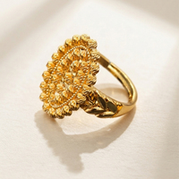 Bague en cuivre plaqué or Qatari Omanais, ovale, motif tournesol sculpté, avec grappe de perles de melon et halo, Bijoux pour femme, Cadeau