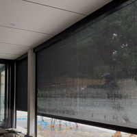 Stores à enroulement motorisés sans fil coupe-vent avec fermeture éclair pour solutions d'ombrage de balcon et de terrasse en immeuble de grande hauteur