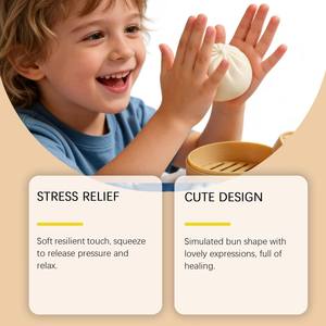 Pouf de décompression en forme de boulette musicale colorée avec simulation de vapeur et expressions, jouet à rebond lent - Product Image 2