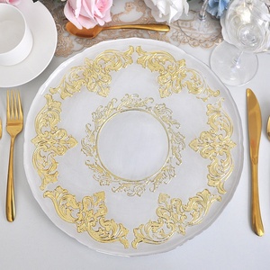 Piatti Decorativi Dorati da 13'' in Vetro Satinato con Bordo Floreale Barocco per Matrimoni, Banchetti e Feste, Fornitura all'Ingrosso - Product Image 4