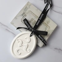 Diffuseur de parfum d'ambiance personnalisé en céramique suspendu pour armoire et voiture, avec logo, parfum d'intérieur, gypse aromatique, diffuseur à bâtonnets d'huiles essentielles