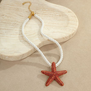 Ensemble de boucles d'oreilles et de collier avec pendentif en forme d'étoile de mer classique et coloré, en acier inoxydable, chaîne à maillons tendance pour l'été - Product Image 4