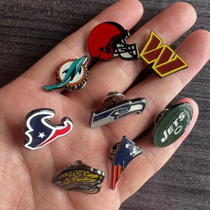 เข็มกลัดโลหะรูปทีมฟุตบอลสหรัฐฯ สีบรอนซ์ สำหรับติดหมวก ขายส่งสำหรับแฟนคลับฟุตบอลสหรัฐฯ - Product Image 2