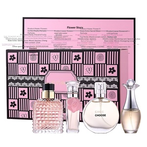 Set di Quattro Profumi da Donna, Fragranza Leggera e Duratura, Note Floreali di Loto, Sandalo e Arancia Amara, Confezione Regalo - Product Image 5