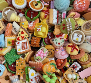 อาหารจิ๋วสำหรับบ้านตุ๊กตา 100 ชิ้น สำหรับขายส่ง อาหารหลากหลายชนิด <span class=keywords><strong>เค้ก</strong></span> โดนัท ขนมปัง ไอศกรีมโคน 3 มิติ ของตกแต่งเรซิ่นคาโบชอง - Product Image 5