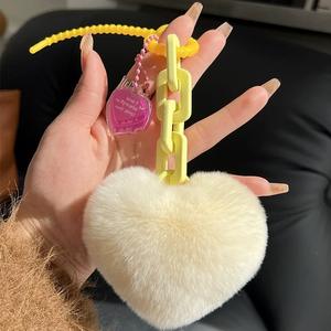 Porte-clés en peluche moelleux de style anime, écologique, en forme de cœur, pompon rose, doux, pour couple, porte-clés pour la Saint-Valentin - Product Image 5