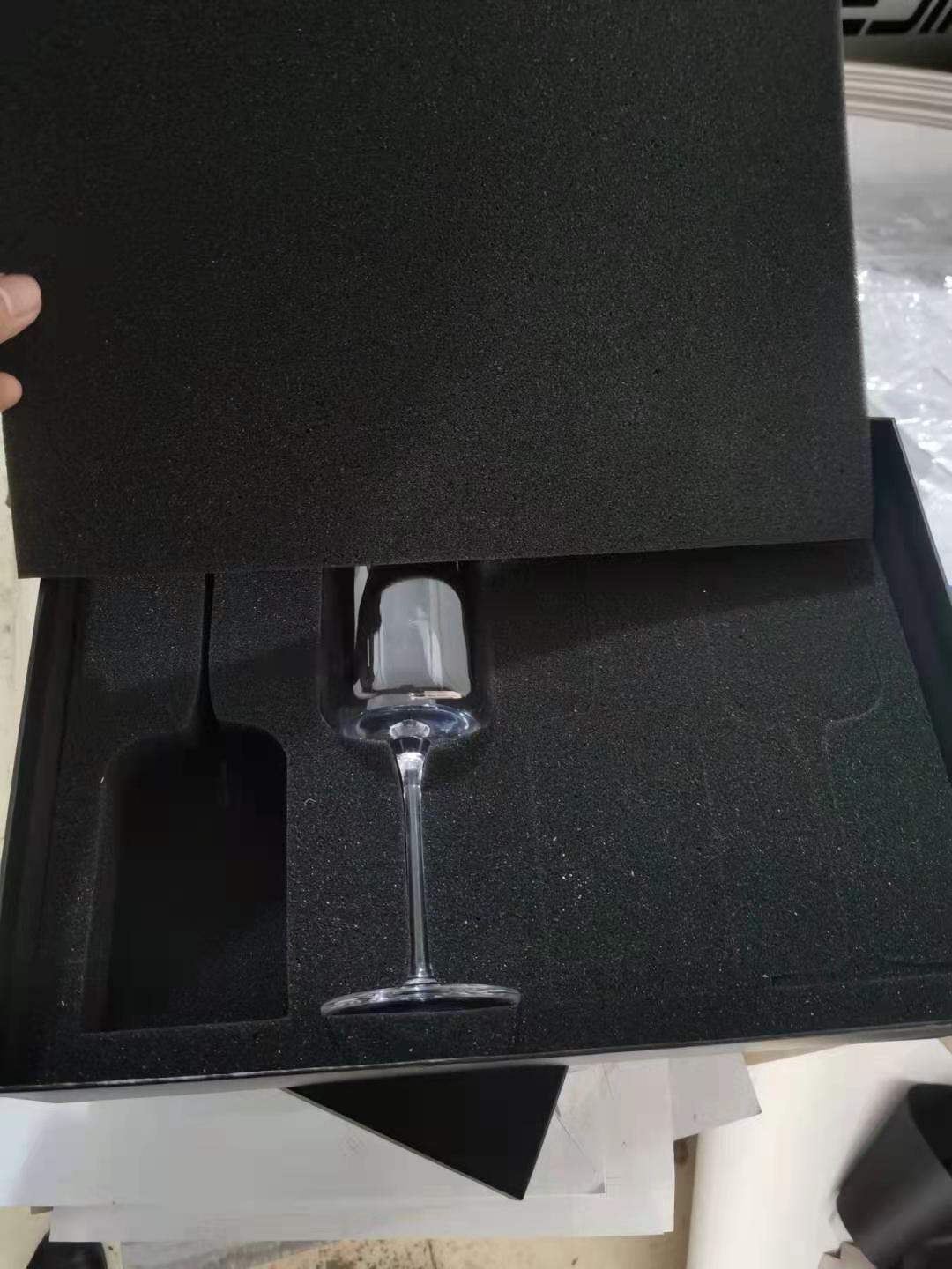 crystal wine glass with gift box packing OEM logo and pattern clear wine glass cup for wedding