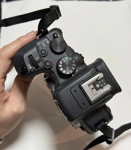 Canon R10 chuyên nghiệp <span class=keywords><strong>c</strong></span>ấp APS-<span class=keywords><strong>C</strong></span> CMOS định dạng máy ảnh kỹ thuật số, bao gồm thẻ SD - Product Image 2