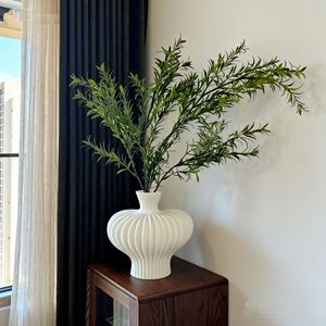 Jarrón de Flores Artificiales Estilo Wabi Sabi con Adorno de Saliegueira Dorada, Decoración Redonda de Plástico para el Hogar, para Arreglos en Sala de Estar o Mesa de Comedor - Product Image 5