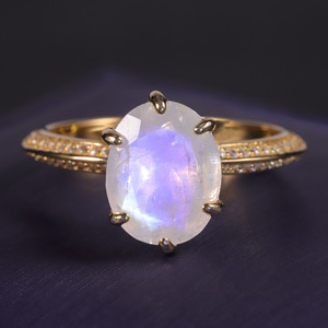 Anillo de lujo de oro de 9K y 18K para mujer, piedra lunar azul cremosa Natural de 2,6 quilates, diseño minimalista, joyería de platino de gama alta al por mayor - Product Image 4