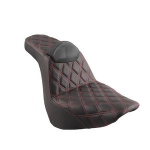 Siège de moto deux places conducteur passager avec surpiqûres rouges pour <span class=keywords><strong>Harley</strong></span> <span class=keywords><strong>Davidson</strong></span> <span class=keywords><strong>Softail</strong></span> Low Rider S FXLRS FXLRST 2018-2024 - Product Image 2