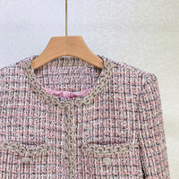 Ensemble jupe mi-longue et veste en tweed épais de luxe léger à manches fourrées Bettergirl, nouvelle collection française