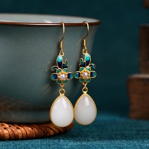 Orecchini pendenti da donna in argento 925 placcato oro con giada, smalto sfumato, design di nicchia, fiore etnico, cavallo antico e gonna, idea regalo - Product Image 3