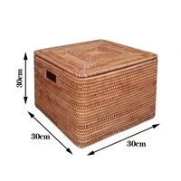 Panier à linge en rotin élégant et raffiné avec une touche de finition soignée, parfait pour les maisons de luxe et l'aménagement intérieur exquis
