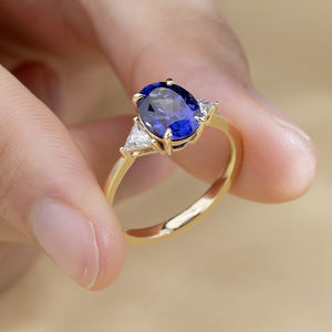 Anillo de compromiso de zafiro con forma ovalada de oro de 14 quilates Messi Jewelry MSR-1794 - Product Image 4