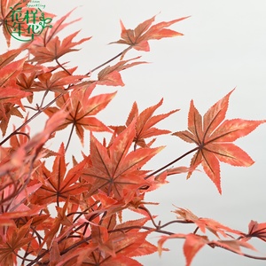 Árbol de Arce Artificial Decorativo Grande <span class=keywords><strong>con</strong></span> Hojas Rojas Doradas de 150 cm, Vegetación sin Mantenimiento para Proyectos Comerciales, Venta al por Mayor - Product Image 2