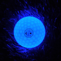 Nouveau 2025 – Balle de golf LED à induction lumineuse pour la nuit – 7 couleurs LED – Sans minuteur – Balle unique 3 couches