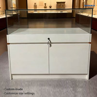 Vitrine de musée pour bijoux en jade, gris, haute qualité, rectangulaire |   Vitrine en verre avec éclairage LED, écologique, imperméable, recyclable
