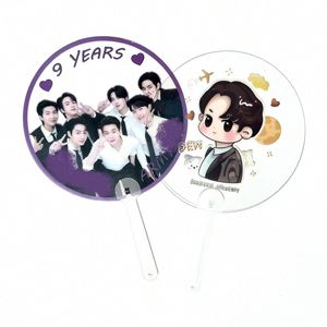 Éventail en plastique transparent imperméable au prix d'usine, design personnalisé en PVC avec des stars KPOP pour les fans - Product Image 5