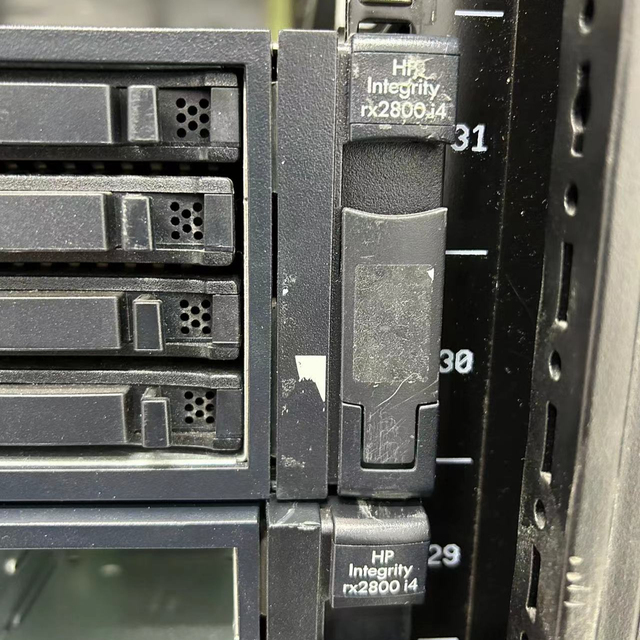 HPE Integrity RX2800 i4 AT101A Server 2*1200W 1*9520CPU 1*MEM Card