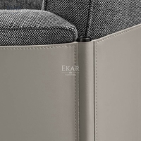 Fauteuil en cuir moderne avec rembourrage confortable et base robuste