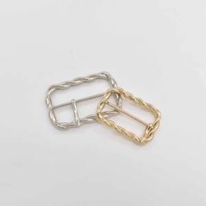 <span class=keywords><strong>Boucle</strong></span> à ardillon en forme de concepteur de luxe divers en stock usine vêtements <span class=keywords><strong>boucle</strong></span> de vêtement en métal - Product Image 2