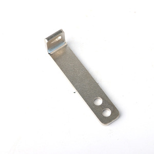 Pièces estampées en acier inoxydable 304 polies avec deux trous pour la fixation de matériel - Product Image 1