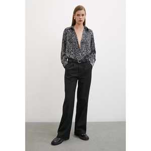 Camisa de Satén con Estampado Paisley, Blusa Informal Negra con Botones para Mujer, Uso Diario - Product Image 3