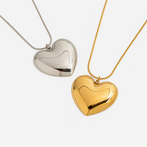 Collar con Colgante de Acero Inoxidable en Forma de Corazón, Color Oro y Plata, Diseño Clásico, Joyería para Regalo - Product Image 1