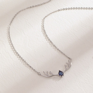 Elegante Collana con Ciondolo a Forma di Corna di Cervo in Rame, Piccolo Regalo Sportivo per Matrimonio per la Tua Ragazza - Product Image 6