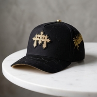 Casquettes de baseball brodées avec logo croix en métal style urbain et strass, nouvelle conception OEM ODM 2026, avec bouton personnalisé