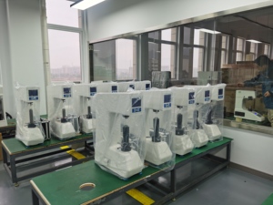 Máquina de prueba de dureza multiescala para mediciones Rockwell Brinell Vickers Esencial para instrumento Rock Mineral US Origin - Product Image 2