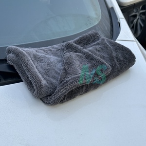 Serviette de séchage pour voiture 1800 gsm, serviettes microfibres torsadées pour le detailing automobile, vente en gros, nettoyage et lavage - Product Image 1