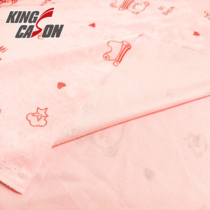 Kingcason Trung Quốc Nhà Máy Màu Hồng Nhà Dệt Vải Thân Thiện Với Da Mạnh Mẽ 100% Polyester Gấu Nhỏ Logo Siêu Mềm Nhung Chăn - Product Image 2