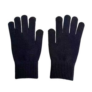 YW 2026 Set Invernale Caldo 3 Pezzi: Cappello, <span class=keywords><strong>Sciarpa</strong></span> e <span class=keywords><strong>Guanti</strong></span> in Maglia Liscia per Uomo e <span class=keywords><strong>Donna</strong></span>, Colore e Taglia Personalizzabili, Nero Tinta Unita - Product Image 5