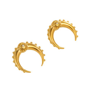 NIMAI NOUVEAU Boucles d'oreilles personnalisées en acier inoxydable PVD en or 18 carats en forme de C pour femmes - Product Image 3