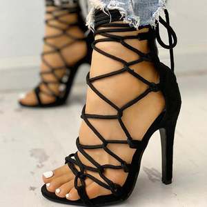 Sandales à talons hauts à bout carré, à bout ouvert, à lacets, avec bride à la cheville - Product Image 2