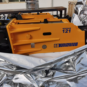 Martillo hidráulico tipo caja Soosan SB121 Cuerpo principal con características estándar disponible con un año de garantía - Product Image 1