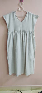 Robe rayée simple et élégante pour femme avec col en V, tissu en coton léger, coupe décontractée, parfaite - Product Image 6